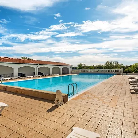 Beautiful In With Outdoor Swimming Pool Holiday home