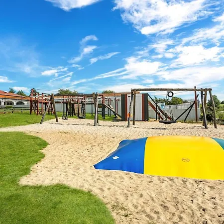 Beautiful In With Outdoor Swimming Pool * Tranekaer